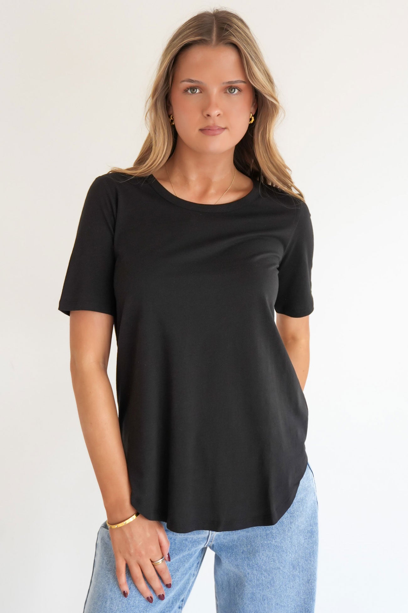 Ariana Tee